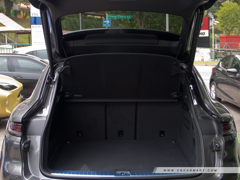 https://i.i-sgcm.com/new_cars/cars/12558/12558_g350