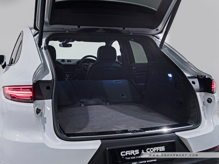 https://i.i-sgcm.com/new_cars/cars/12558/12558_g39