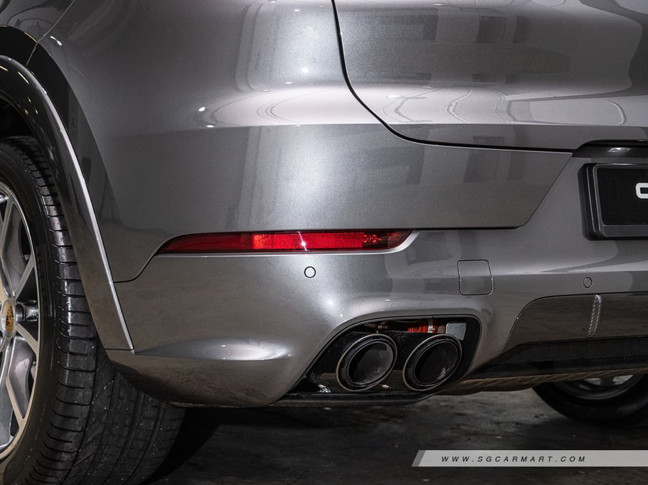 https://i.i-sgcm.com/new_cars/cars/12558/12558_g73
