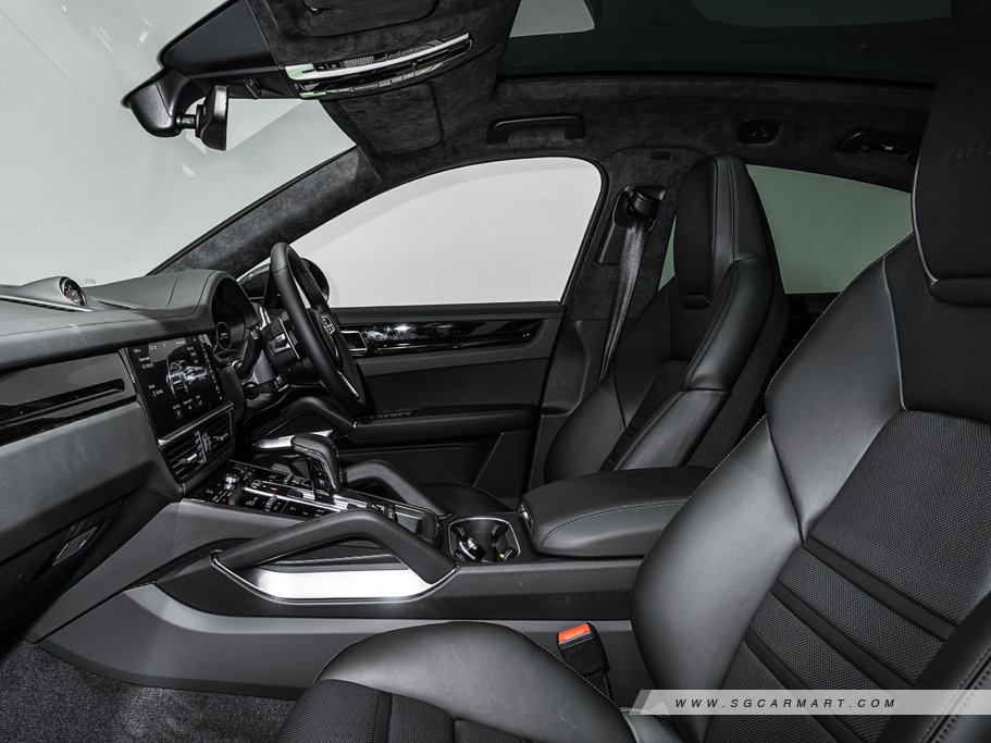 https://i.i-sgcm.com/new_cars/cars/12558/12558_g74