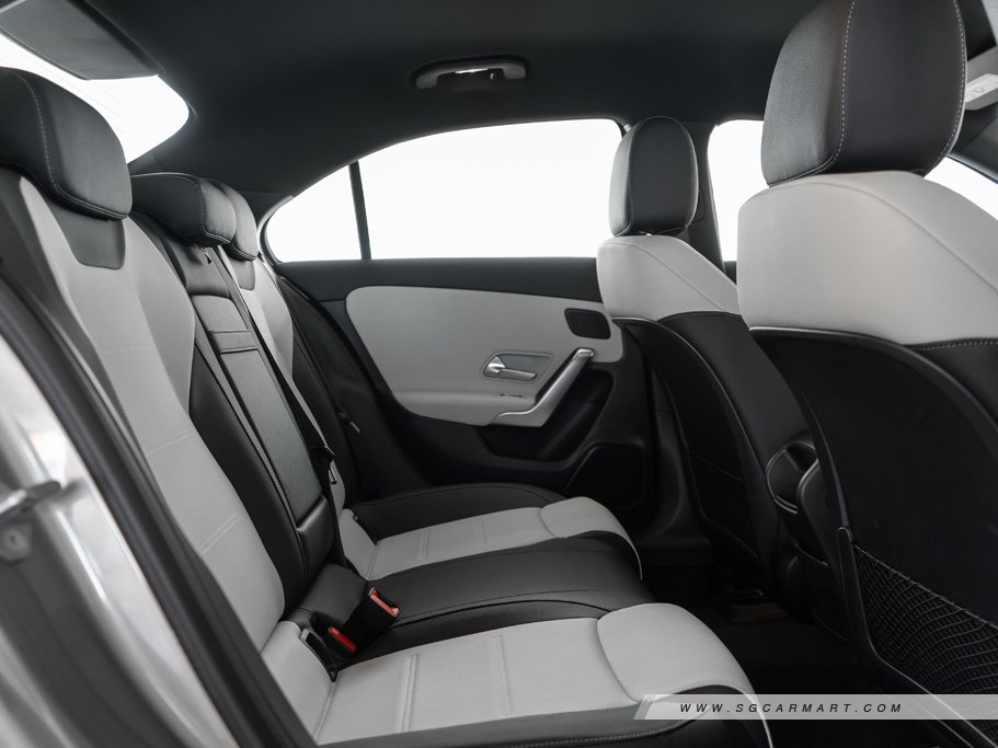 https://i.i-sgcm.com/new_cars/cars/12561/12561_g44