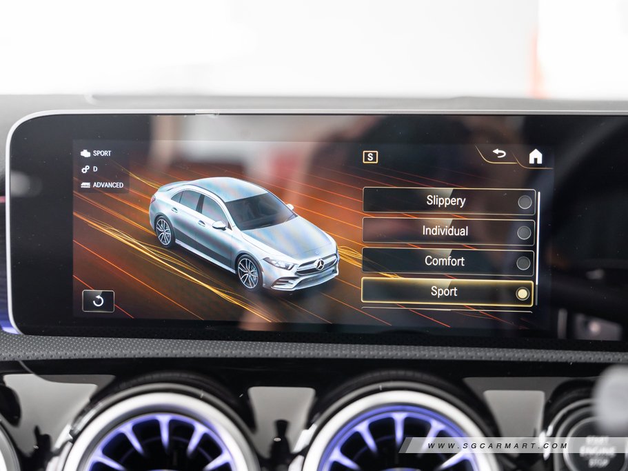 https://i.i-sgcm.com/new_cars/cars/12561/12561_g76