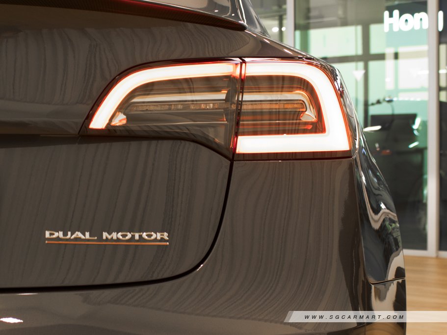 https://i.i-sgcm.com/new_cars/cars/12565/12565_g10