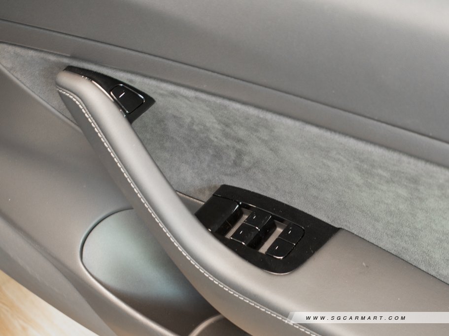 https://i.i-sgcm.com/new_cars/cars/12565/12565_g14