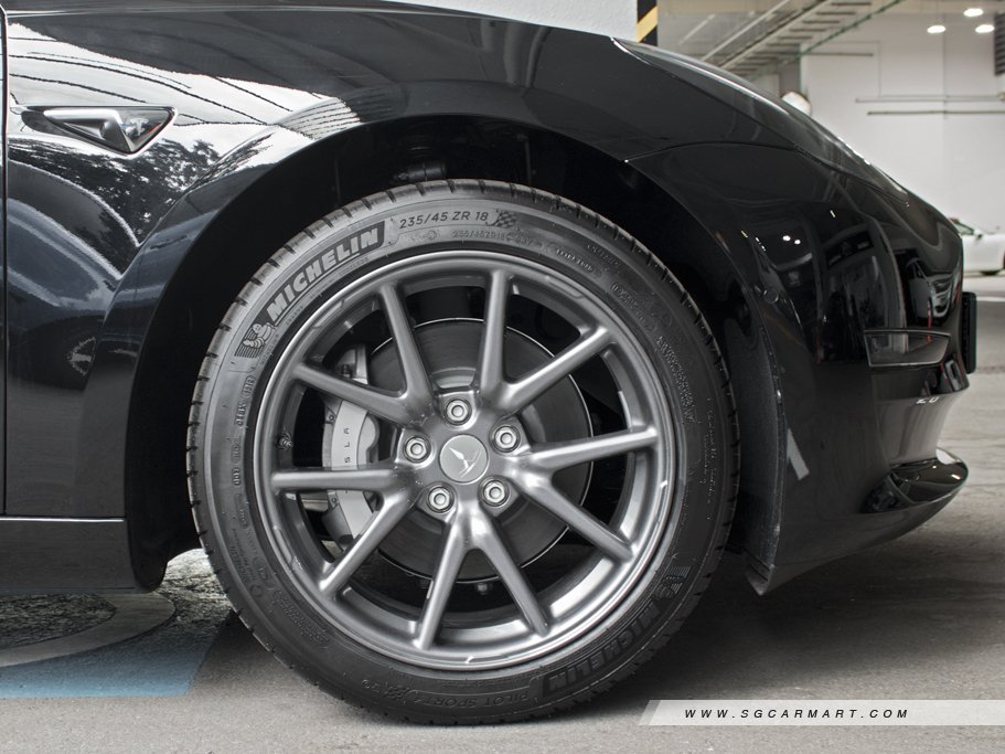 https://i.i-sgcm.com/new_cars/cars/12565/12565_g41