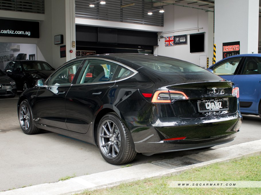 https://i.i-sgcm.com/new_cars/cars/12565/12565_g44