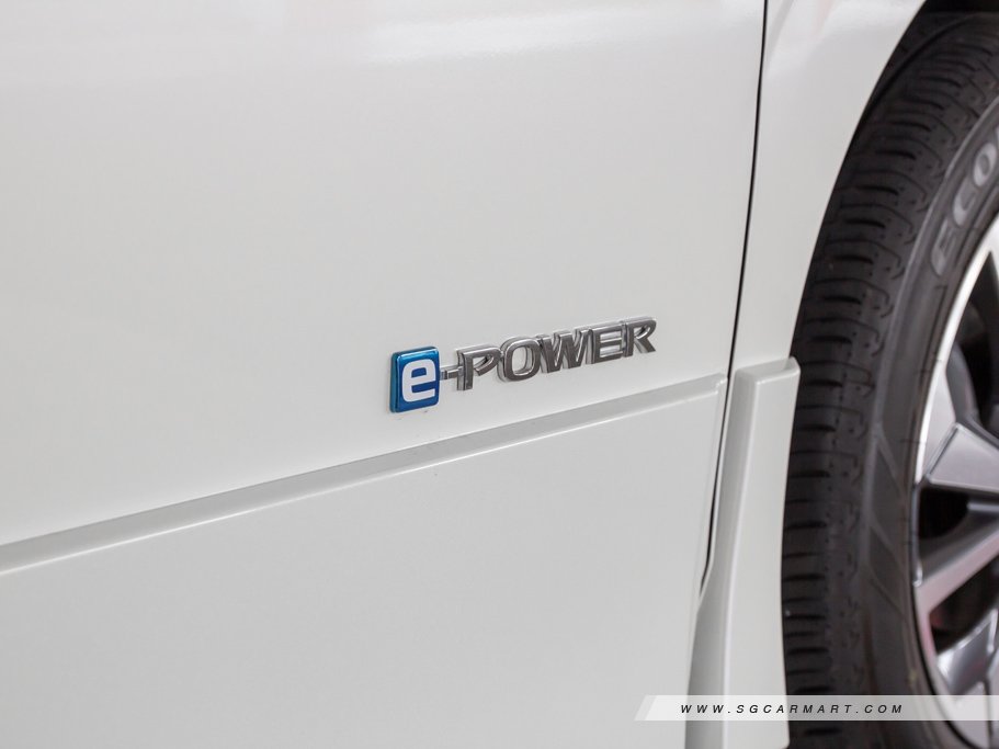 https://i.i-sgcm.com/new_cars/cars/12568/12568_g25