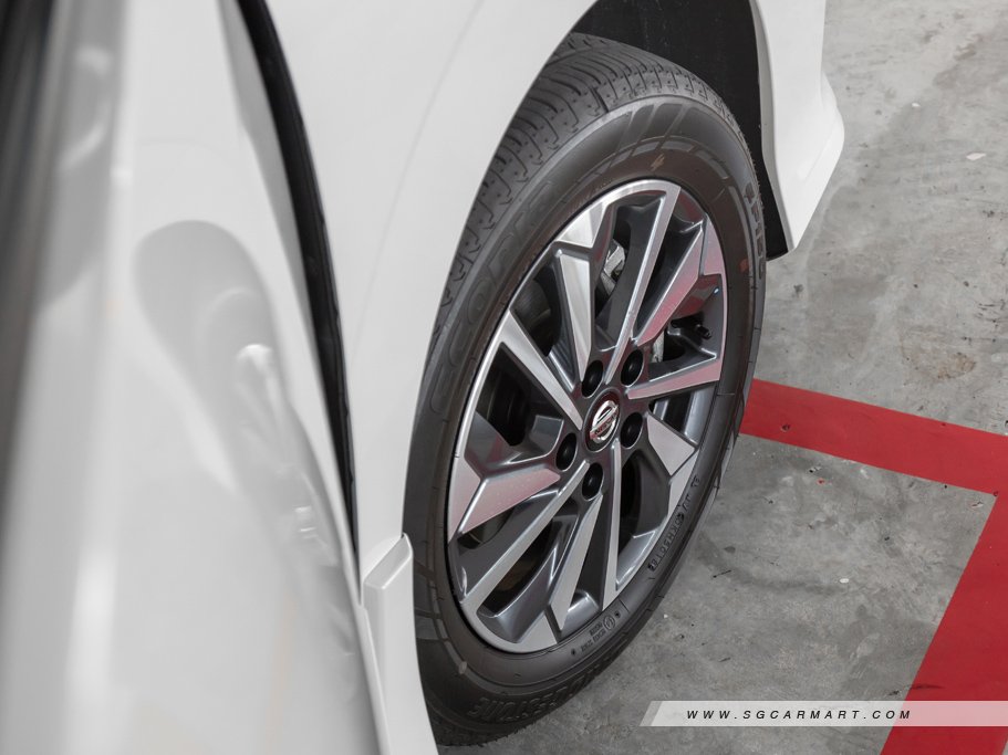 https://i.i-sgcm.com/new_cars/cars/12568/12568_g26