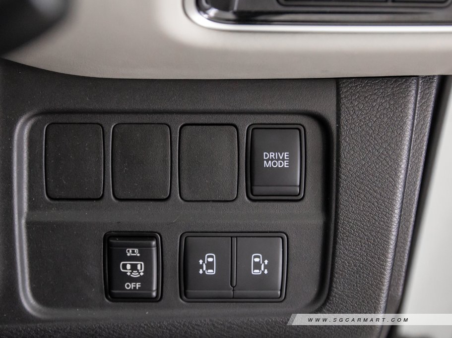 https://i.i-sgcm.com/new_cars/cars/12568/12568_g37