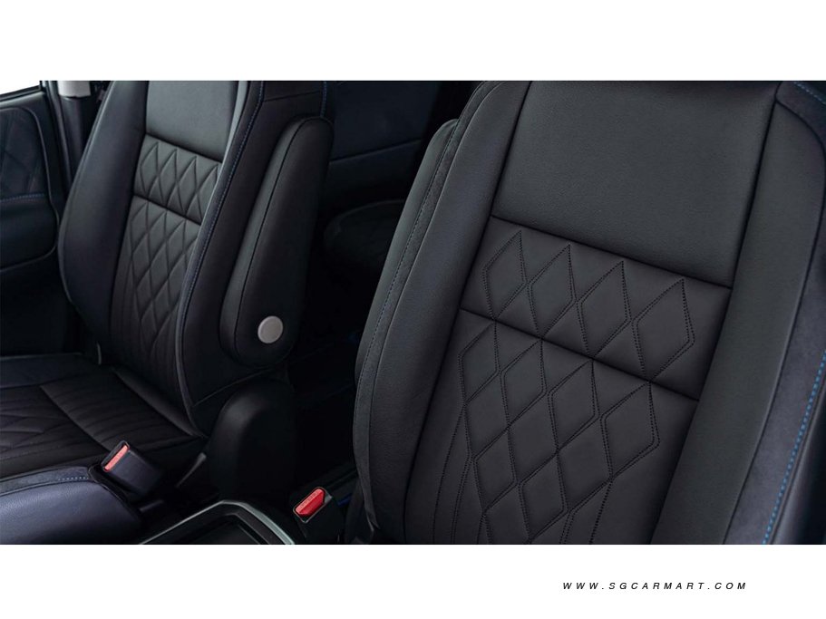 https://i.i-sgcm.com/new_cars/cars/12568/12568_g70