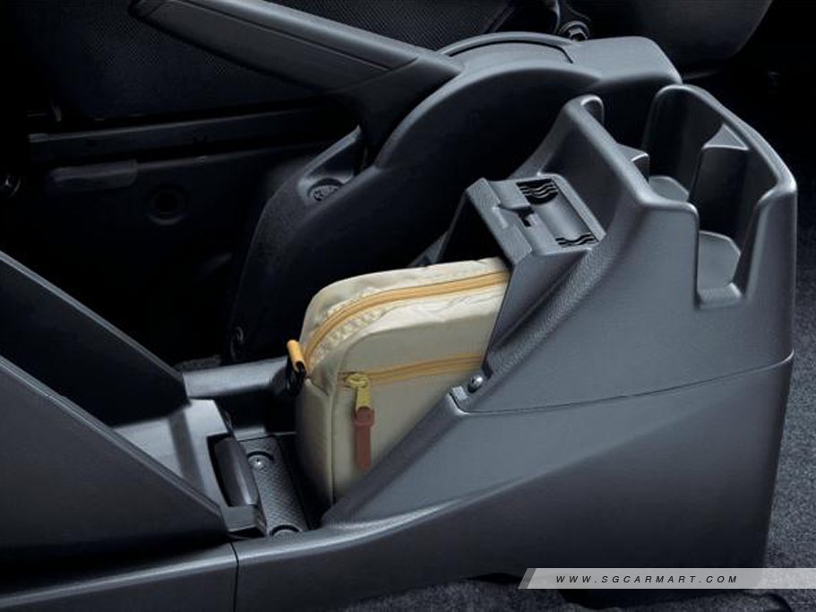 https://i.i-sgcm.com/new_cars/cars/12581/12581_g16