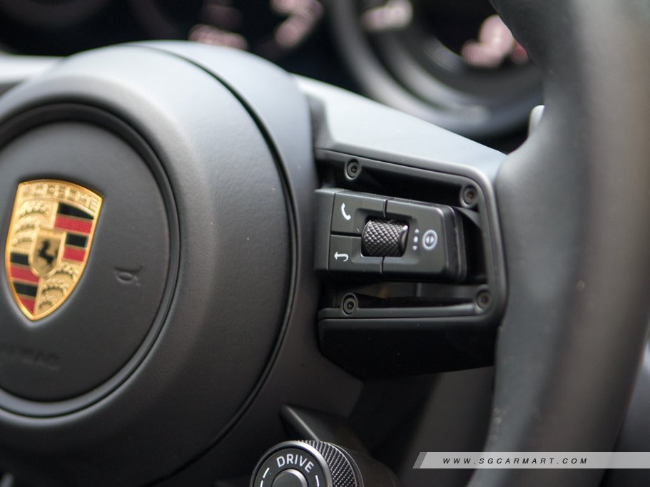 https://i.i-sgcm.com/new_cars/cars/12587/12587_g105