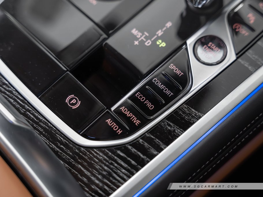 https://i.i-sgcm.com/new_cars/cars/12589/12589_g56