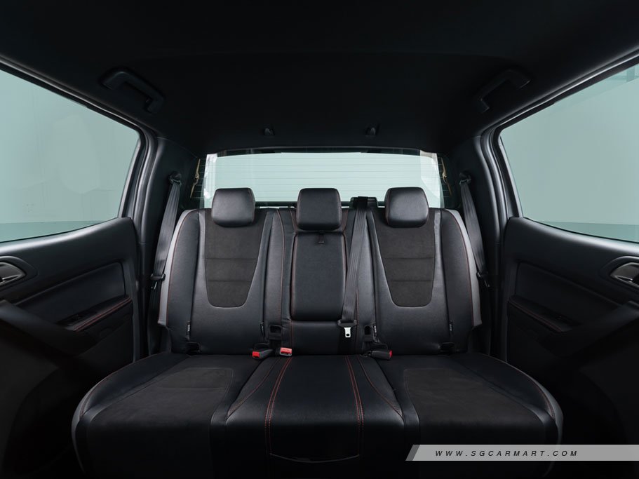 https://i.i-sgcm.com/new_cars/cars/12590/12590_g37