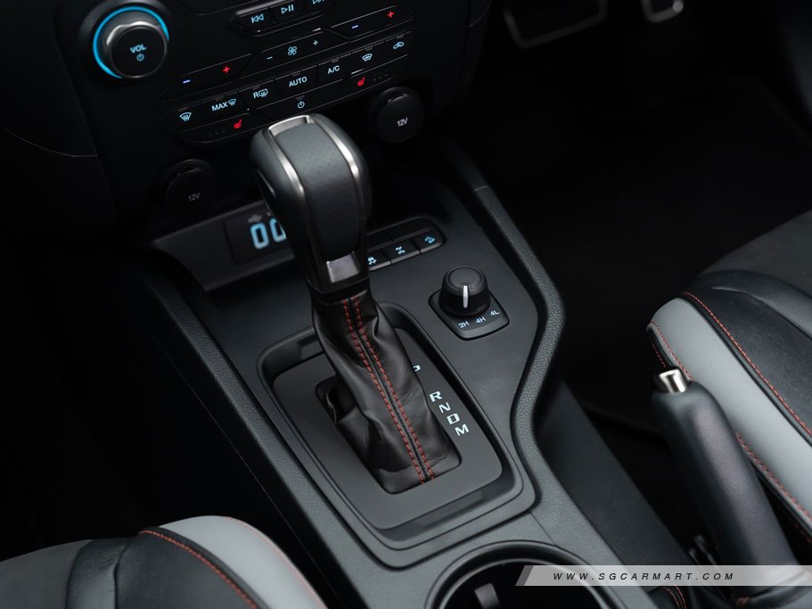 https://i.i-sgcm.com/new_cars/cars/12590/12590_g42