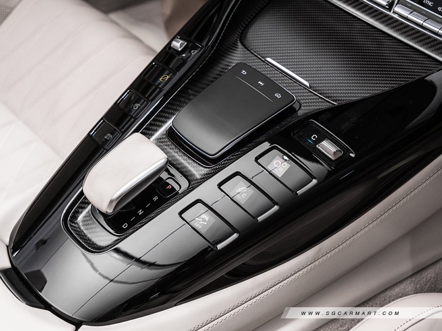https://i.i-sgcm.com/new_cars/cars/12592/12592_g71