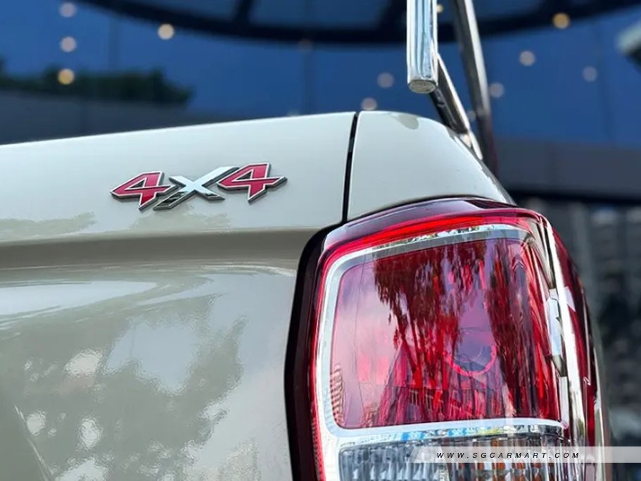 https://i.i-sgcm.com/new_cars/cars/12594/12594_g22