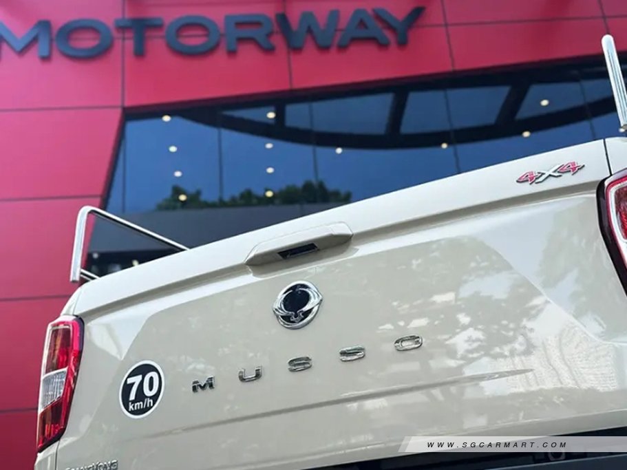 https://i.i-sgcm.com/new_cars/cars/12594/12594_g23