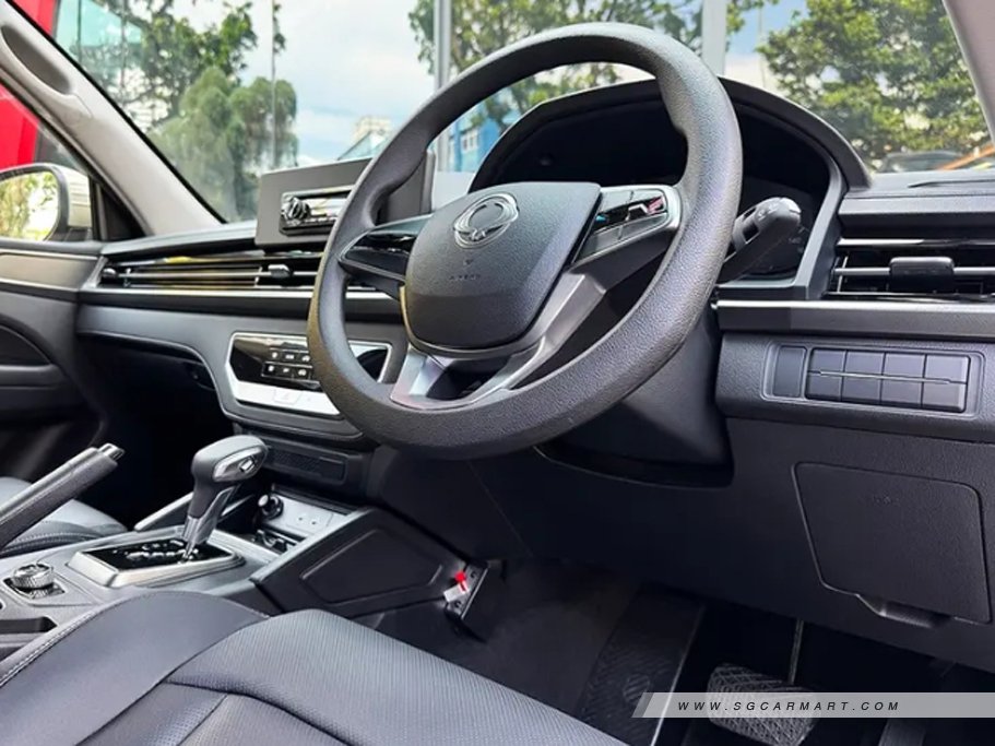 https://i.i-sgcm.com/new_cars/cars/12594/12594_g25