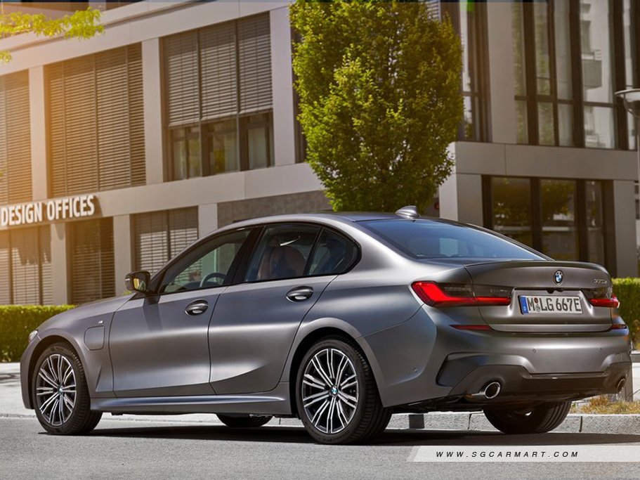 BMW 3 Series Plug-in Hybrid 8
