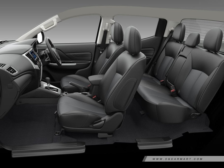 https://i.i-sgcm.com/new_cars/cars/12608/12608_g15