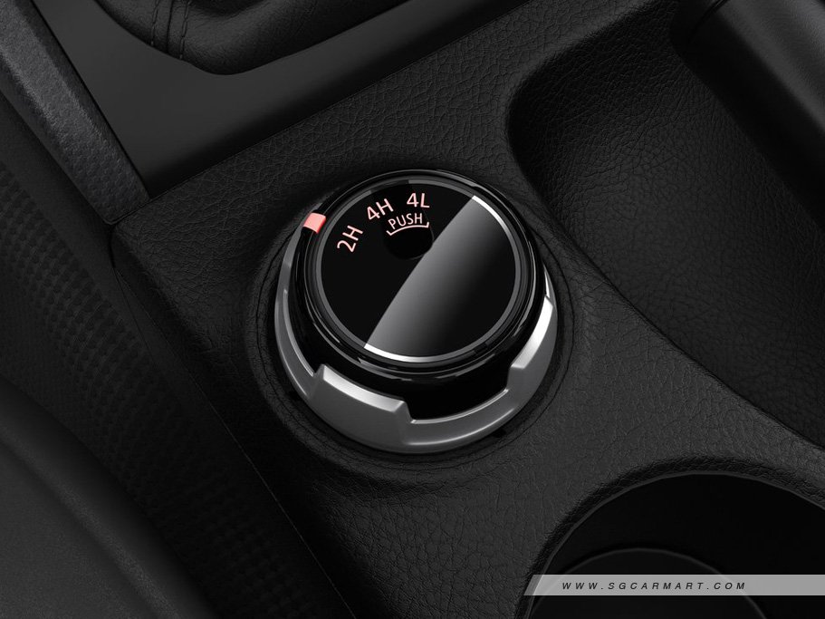 https://i.i-sgcm.com/new_cars/cars/12608/12608_g22