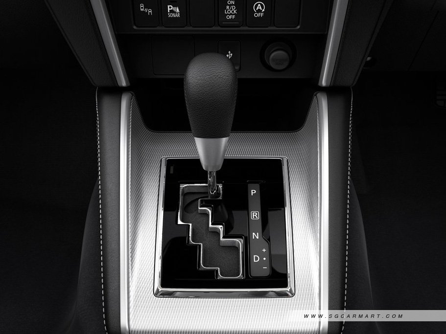 https://i.i-sgcm.com/new_cars/cars/12608/12608_g23