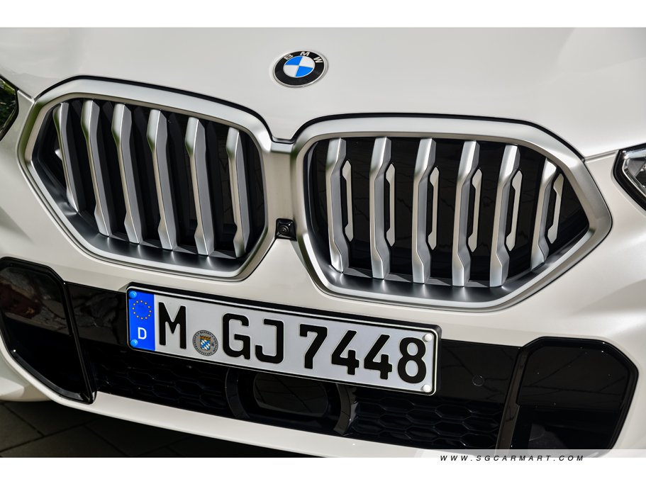 https://i.i-sgcm.com/new_cars/cars/12619/12619_g11