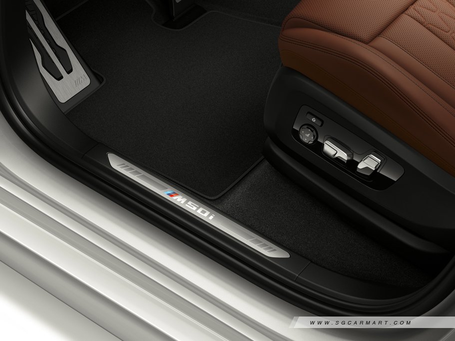 https://i.i-sgcm.com/new_cars/cars/12621/12621_g10