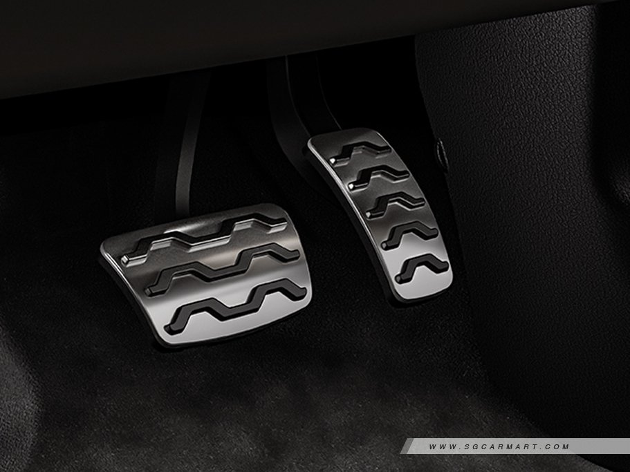 https://i.i-sgcm.com/new_cars/cars/12626/12626_g37