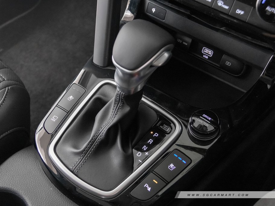 https://i.i-sgcm.com/new_cars/cars/12626/12626_g70