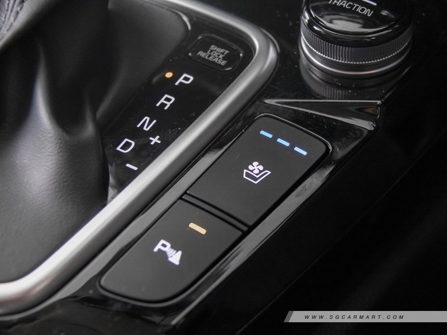 https://i.i-sgcm.com/new_cars/cars/12626/12626_g71