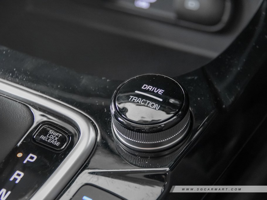 https://i.i-sgcm.com/new_cars/cars/12626/12626_g72