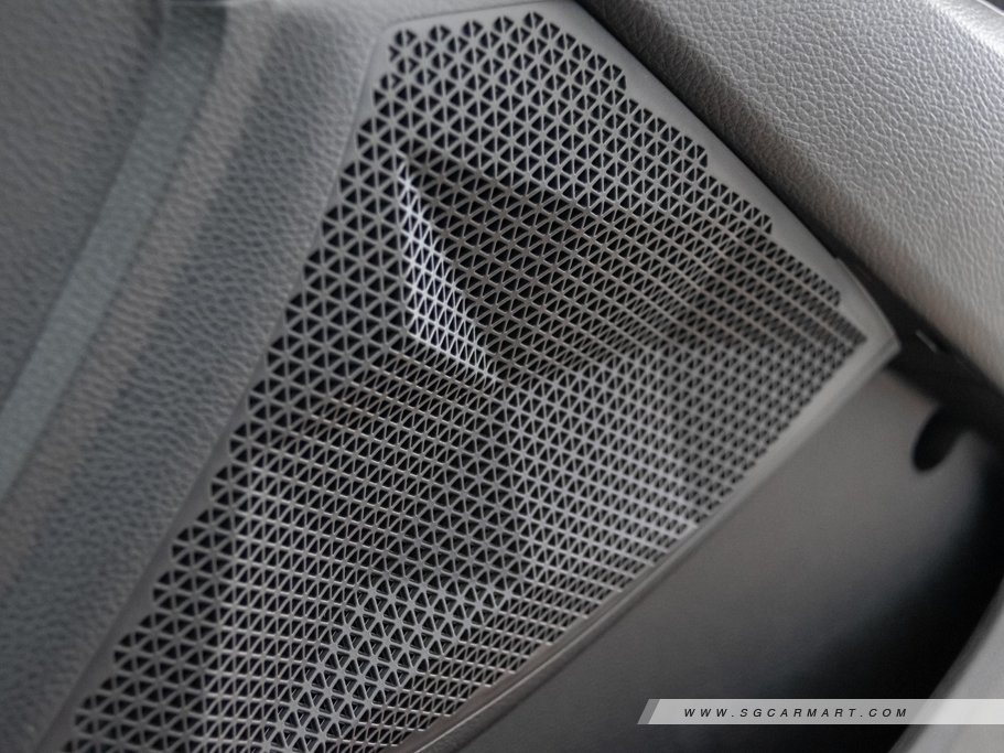 https://i.i-sgcm.com/new_cars/cars/12626/12626_g76