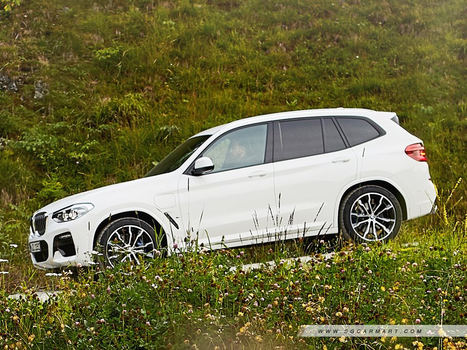 https://i.i-sgcm.com/new_cars/cars/12627/12627_g12