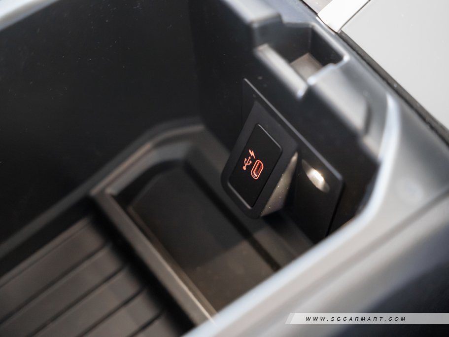 https://i.i-sgcm.com/new_cars/cars/12627/12627_g56