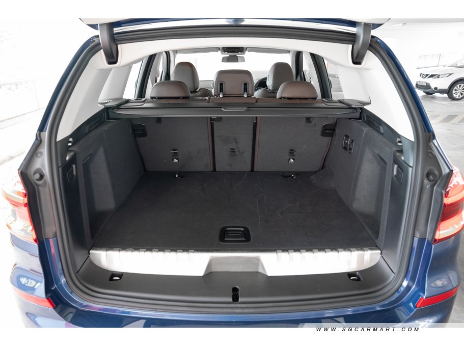 https://i.i-sgcm.com/new_cars/cars/12627/12627_g63