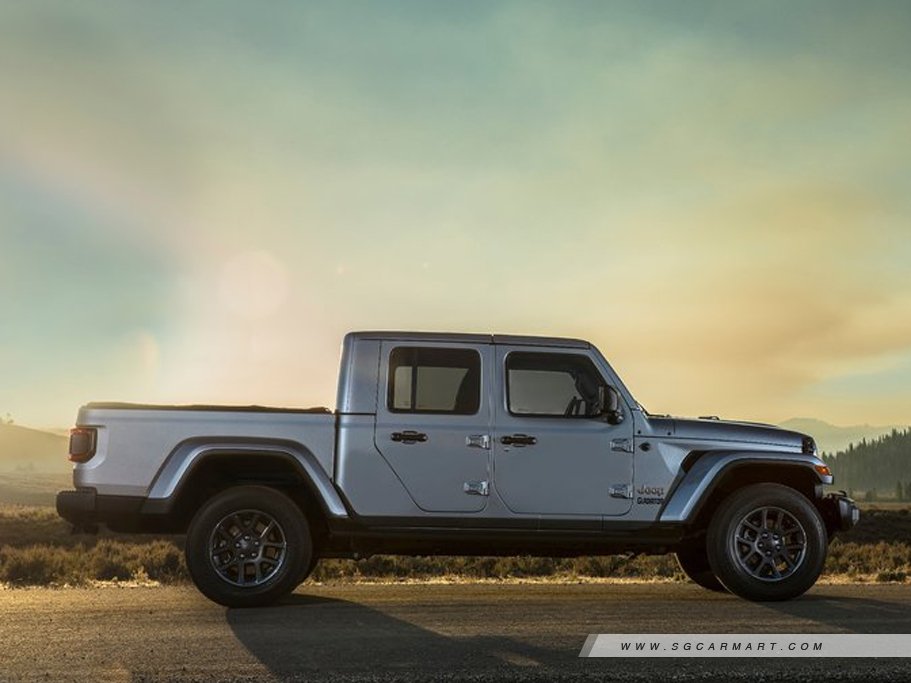 https://i.i-sgcm.com/new_cars/cars/12632/12632_g16
