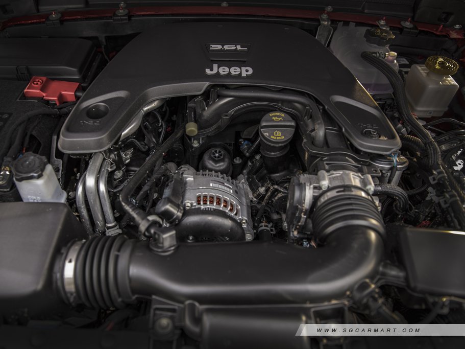 https://i.i-sgcm.com/new_cars/cars/12632/12632_g44
