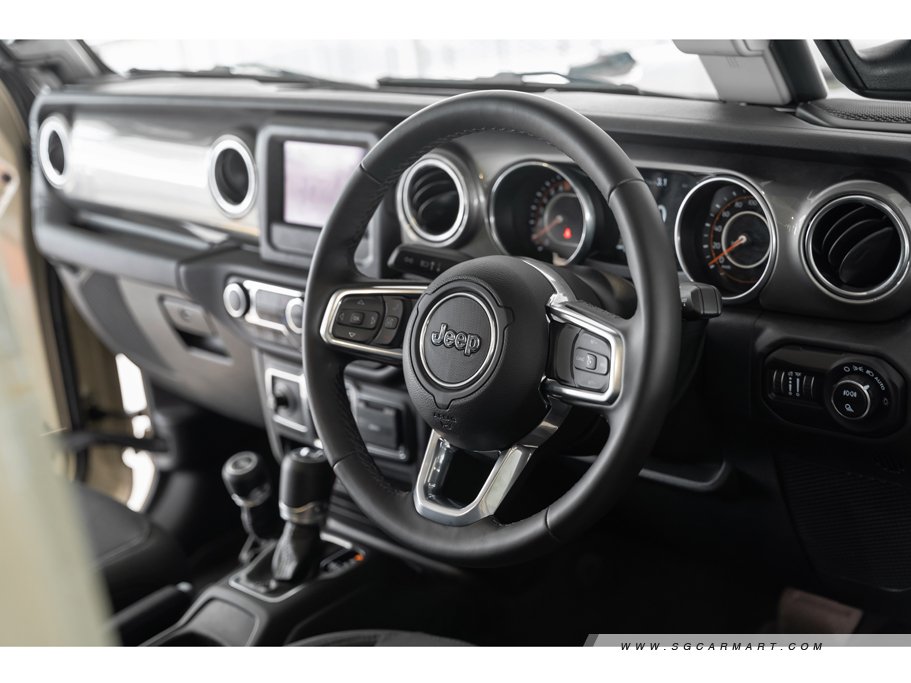 https://i.i-sgcm.com/new_cars/cars/12632/12632_g61