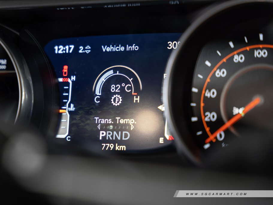https://i.i-sgcm.com/new_cars/cars/12632/12632_g64