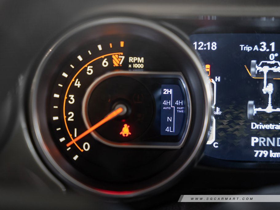 https://i.i-sgcm.com/new_cars/cars/12632/12632_g66