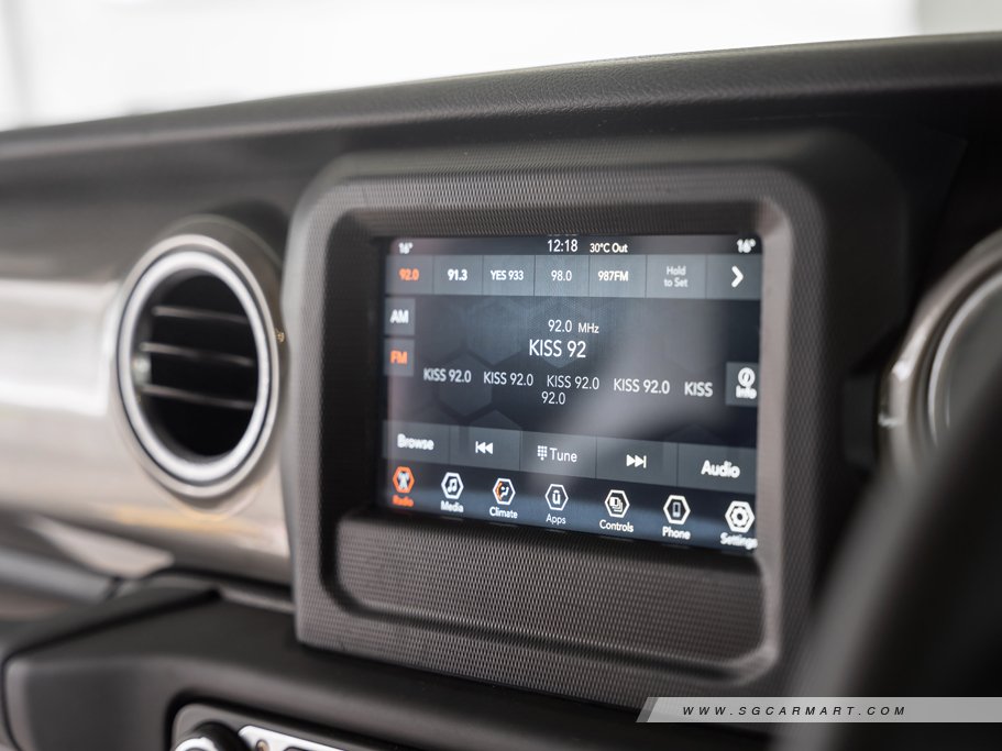 https://i.i-sgcm.com/new_cars/cars/12632/12632_g70