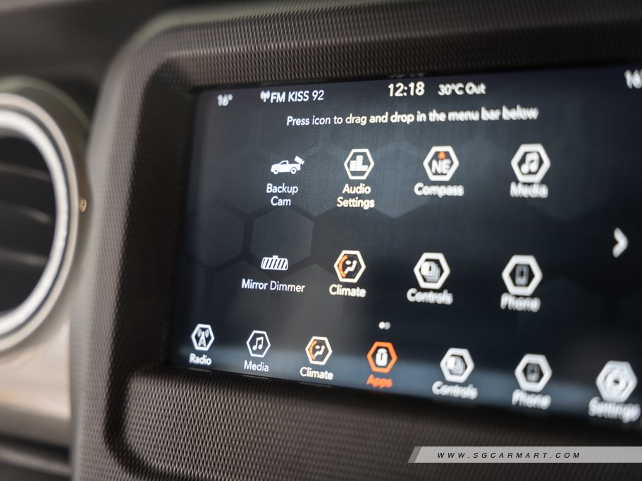 https://i.i-sgcm.com/new_cars/cars/12632/12632_g71