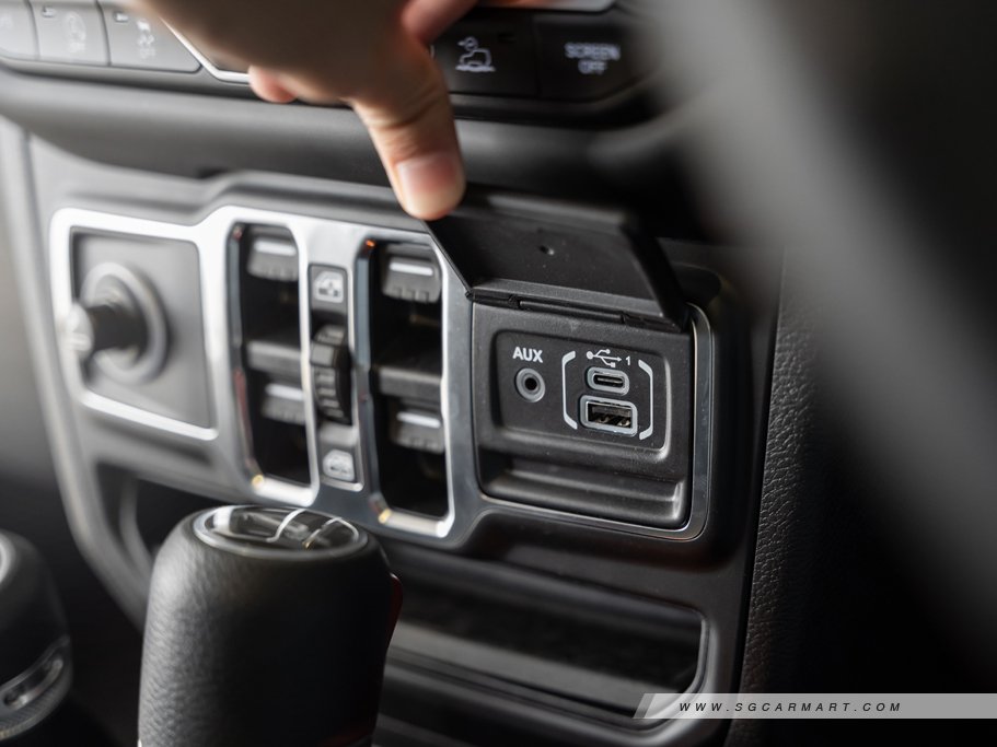 https://i.i-sgcm.com/new_cars/cars/12632/12632_g75