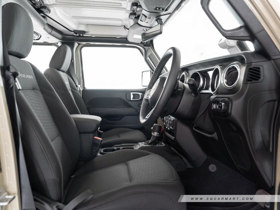 https://i.i-sgcm.com/new_cars/cars/12632/12632_g83