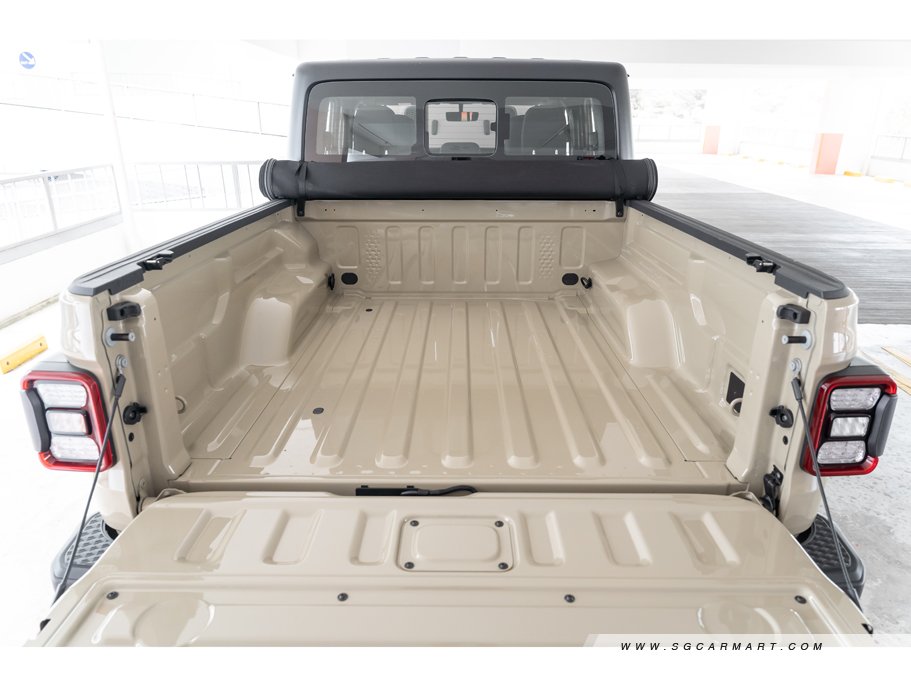 https://i.i-sgcm.com/new_cars/cars/12632/12632_g87