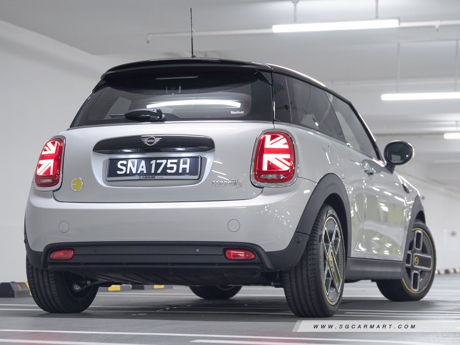 https://i.i-sgcm.com/new_cars/cars/12633/12633_g109