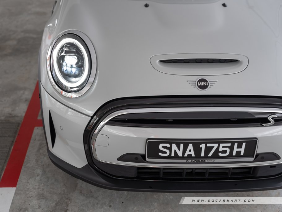 https://i.i-sgcm.com/new_cars/cars/12633/12633_g113