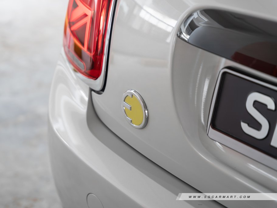 https://i.i-sgcm.com/new_cars/cars/12633/12633_g115